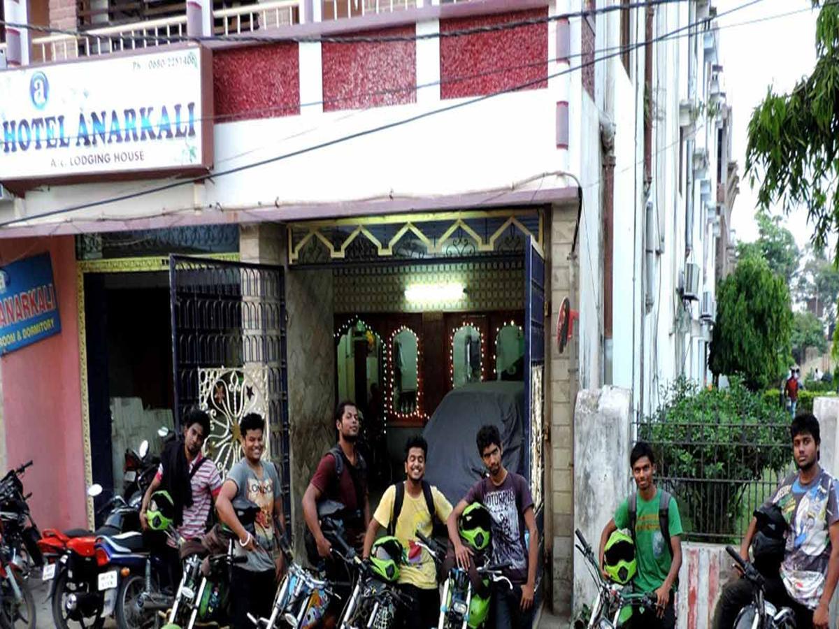 ホテル アナーカリ Brahmapur エクステリア 写真